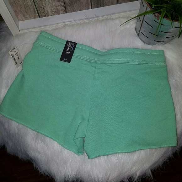 Aeropostale cut off shorty shorts - Picture 2 of 8